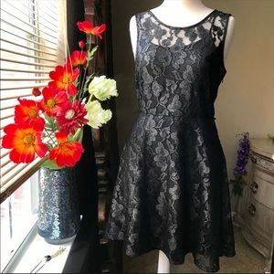 Express metallic lace overlay party dress hot🔥